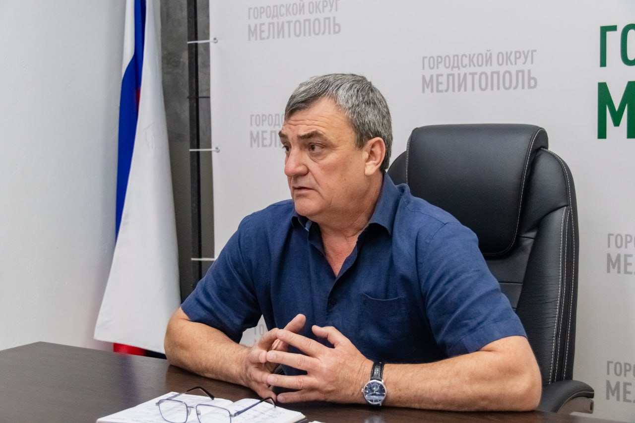 Глава городского округа Мелитополь провёл рабочее совещание с руководителями подведомственных предприятий.