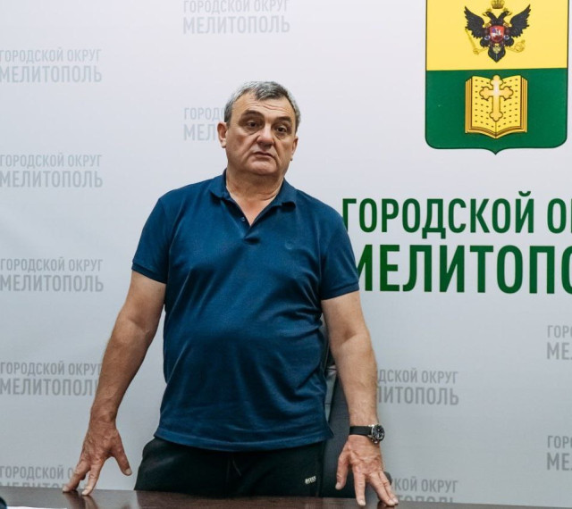 Глава городского округа Мелитополь Сергей Золотарёв провел оперативное совещание по ликвидации последствий атаки украинских БПЛА на объекты энергоснабжения. Глава городского округа Мелитополь Сергей Золотарёв провел оперативное совещание по ликвидации последствий атаки украинских БПЛА на объекты энергоснабжения.